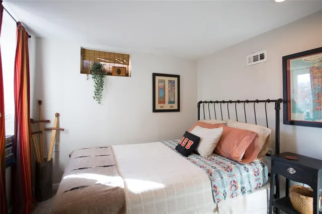 $325,000 | 5326 Outlook Street, Mission, KS 66202