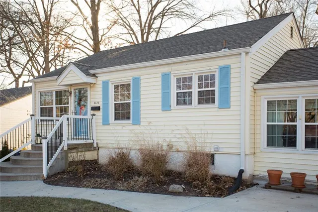 $325,000 | 5326 Outlook Street, Mission, KS 66202