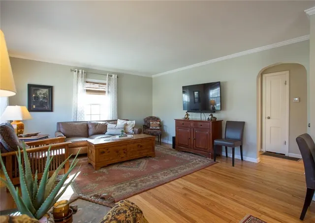 $325,000 | 5326 Outlook Street, Mission, KS 66202