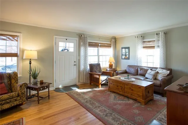 $325,000 | 5326 Outlook Street, Mission, KS 66202