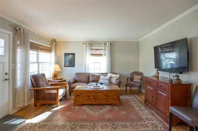 $325,000 | 5326 Outlook Street, Mission, KS 66202