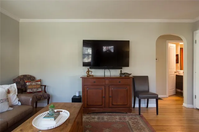 $325,000 | 5326 Outlook Street, Mission, KS 66202