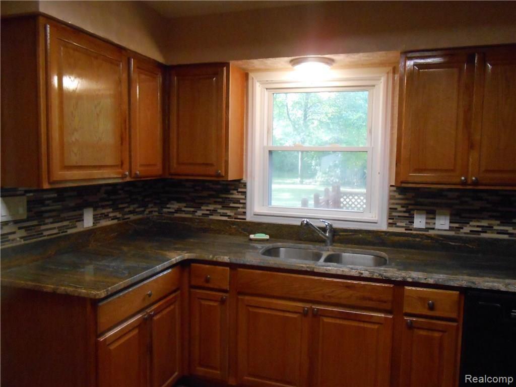 25655 Code Road Southfield, MI 48033 - Photo 19 of 74 DSCN9631.JPG