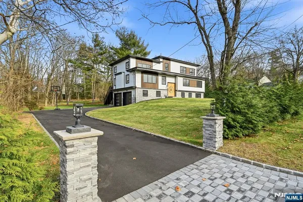 $3,888,000 | 148 Great Hills Road, Short Hills, NJ 07078