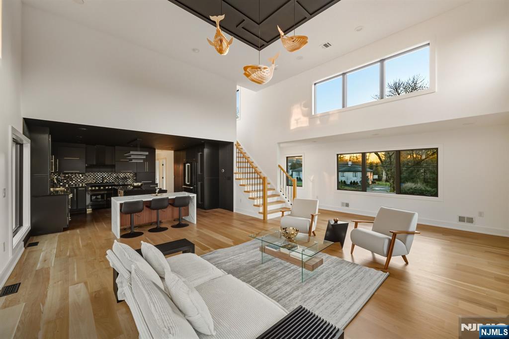 148 Great Hills Road Short Hills, NJ 07078 - Photo 9 of 42