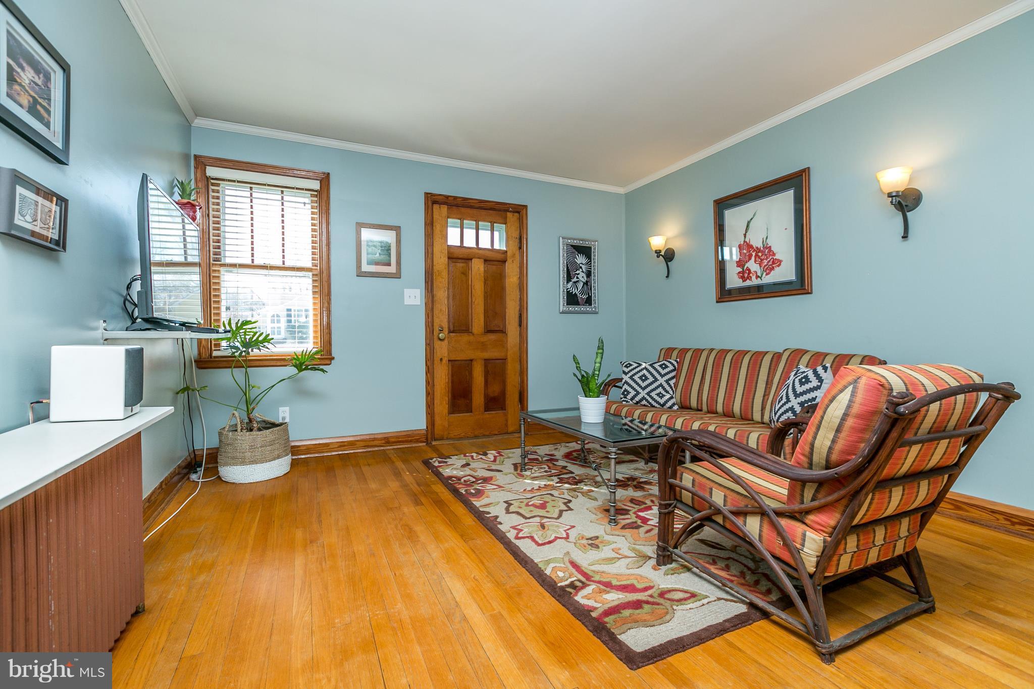 2908 Emerald Road Baltimore, MD 21234 - Photo 3 of 27 Living Room