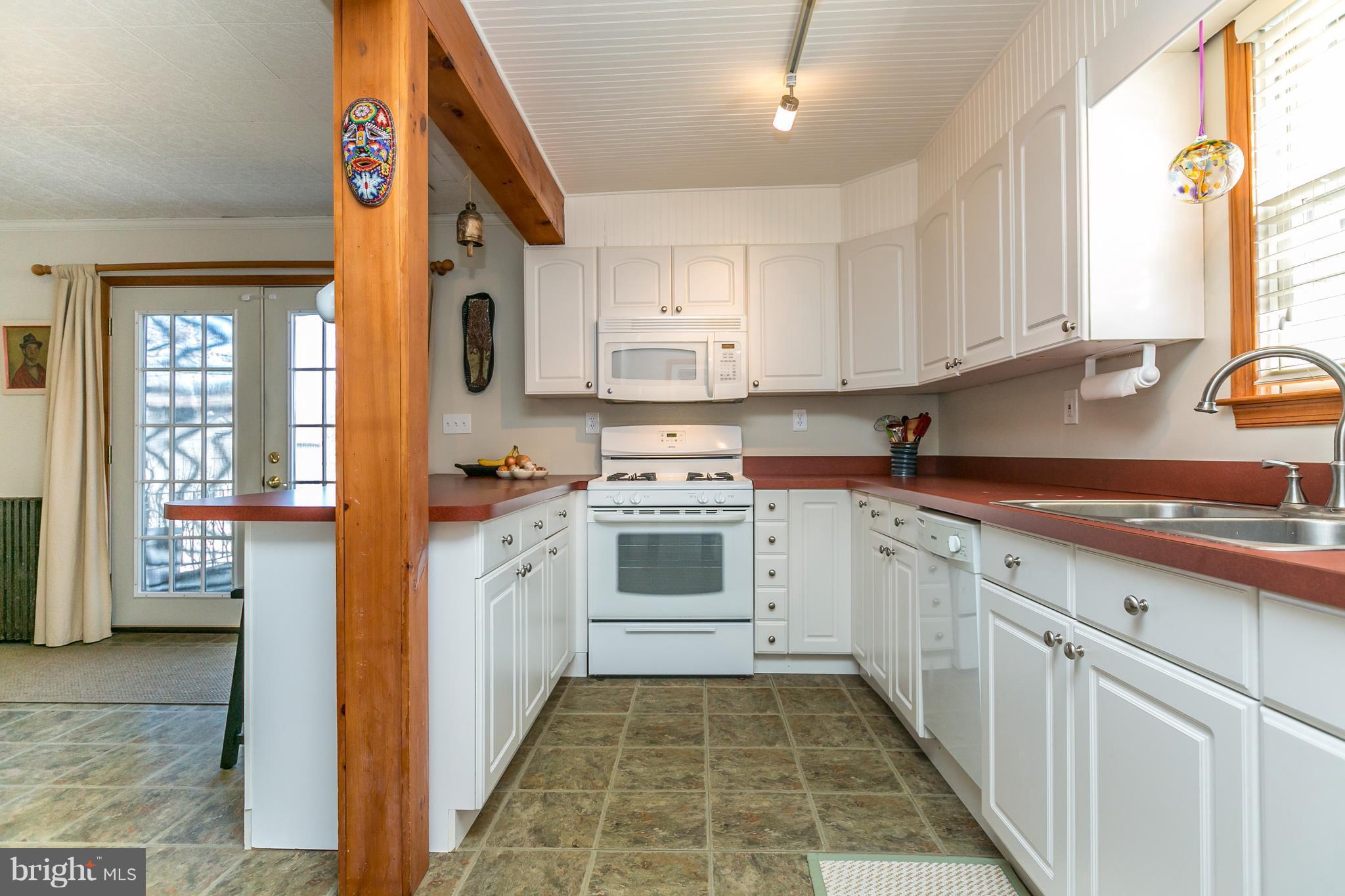 2908 Emerald Road Baltimore, MD 21234 - Photo 6 of 27 Kitchen