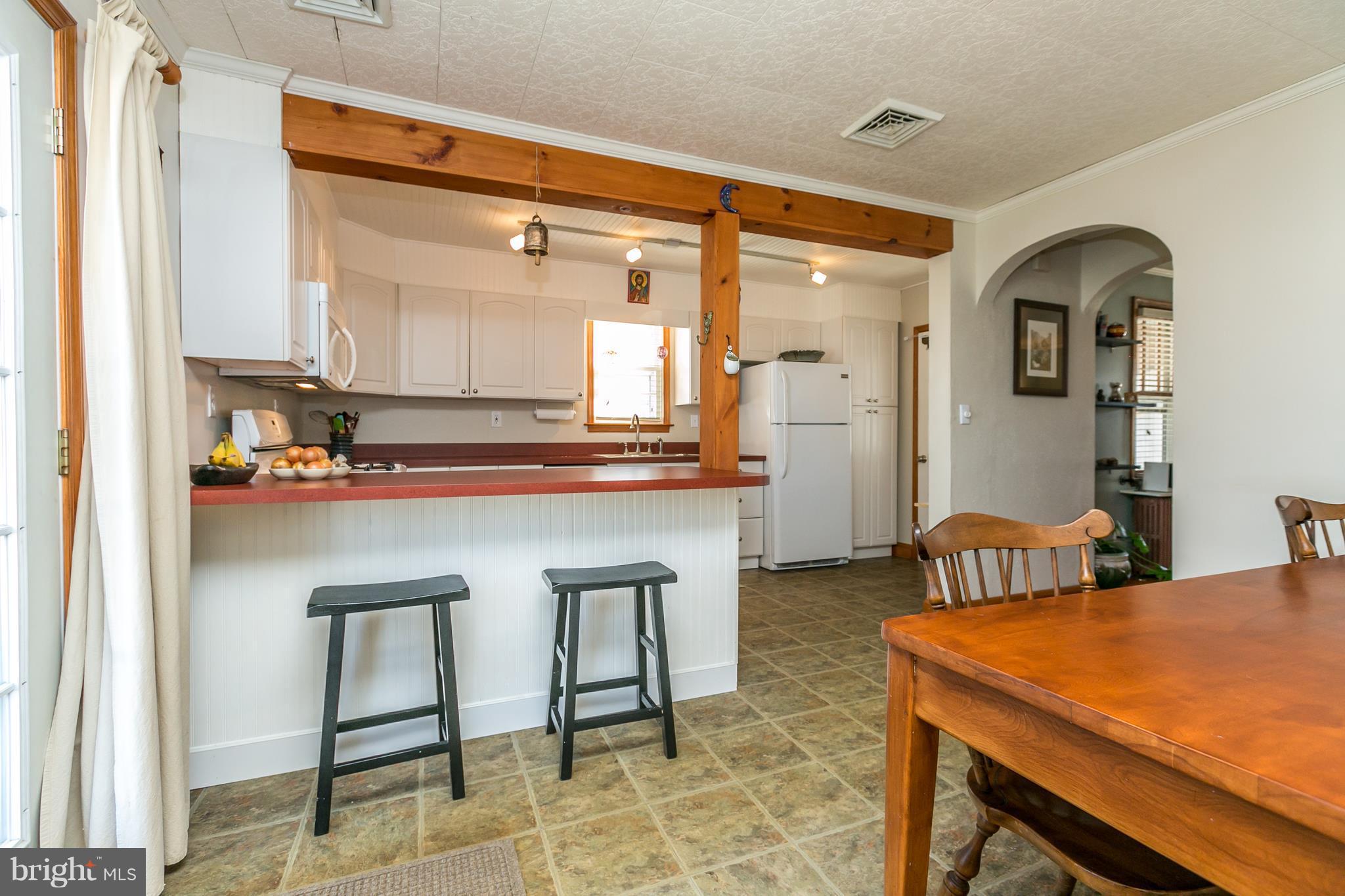 2908 Emerald Road Baltimore, MD 21234 - Photo 7 of 27 Breakfast Bar