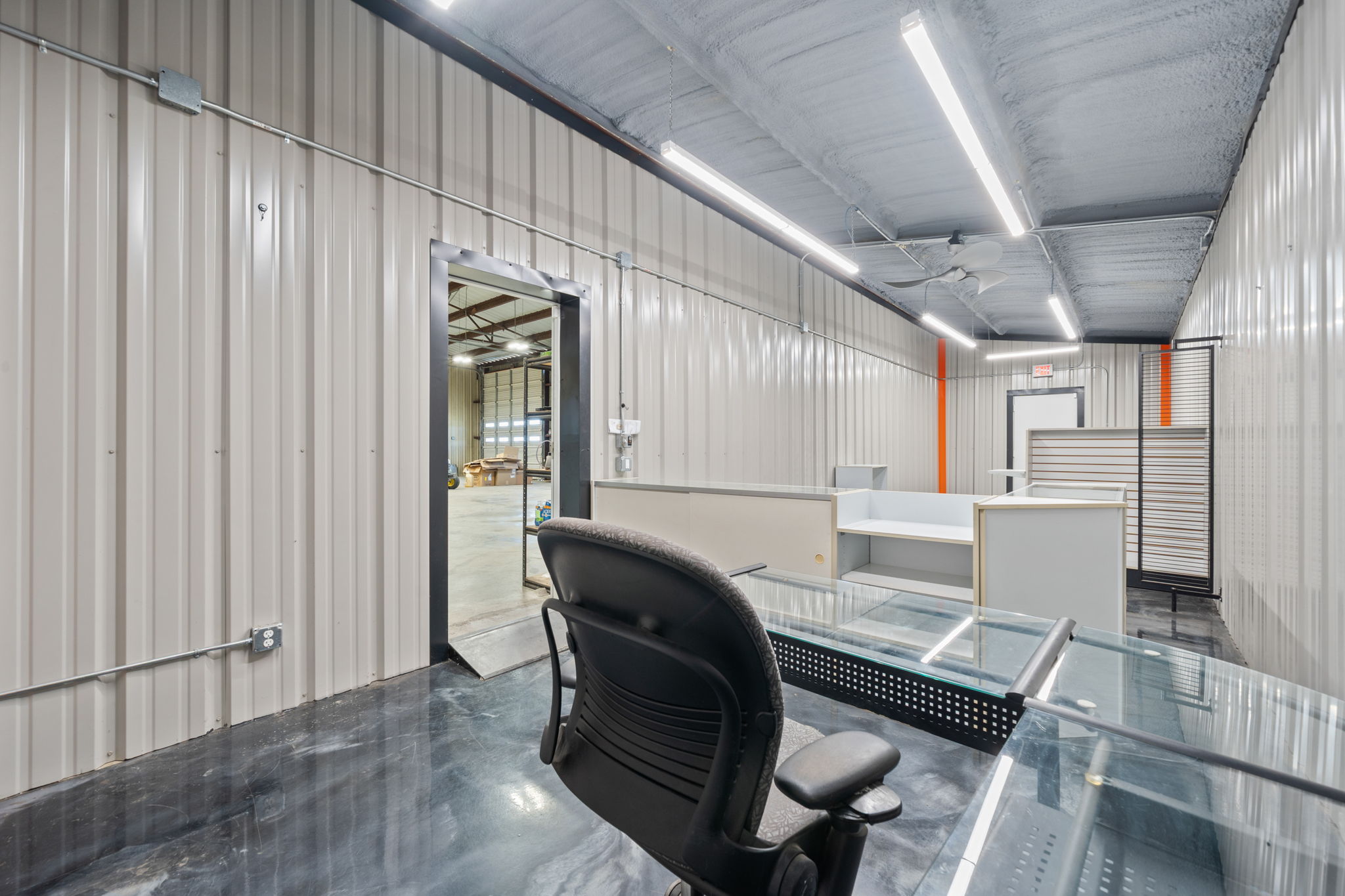 1516 Old Luling Road Lockhart, TX 78644 - Photo 31 of 39 Office or Retail with access to the Shop