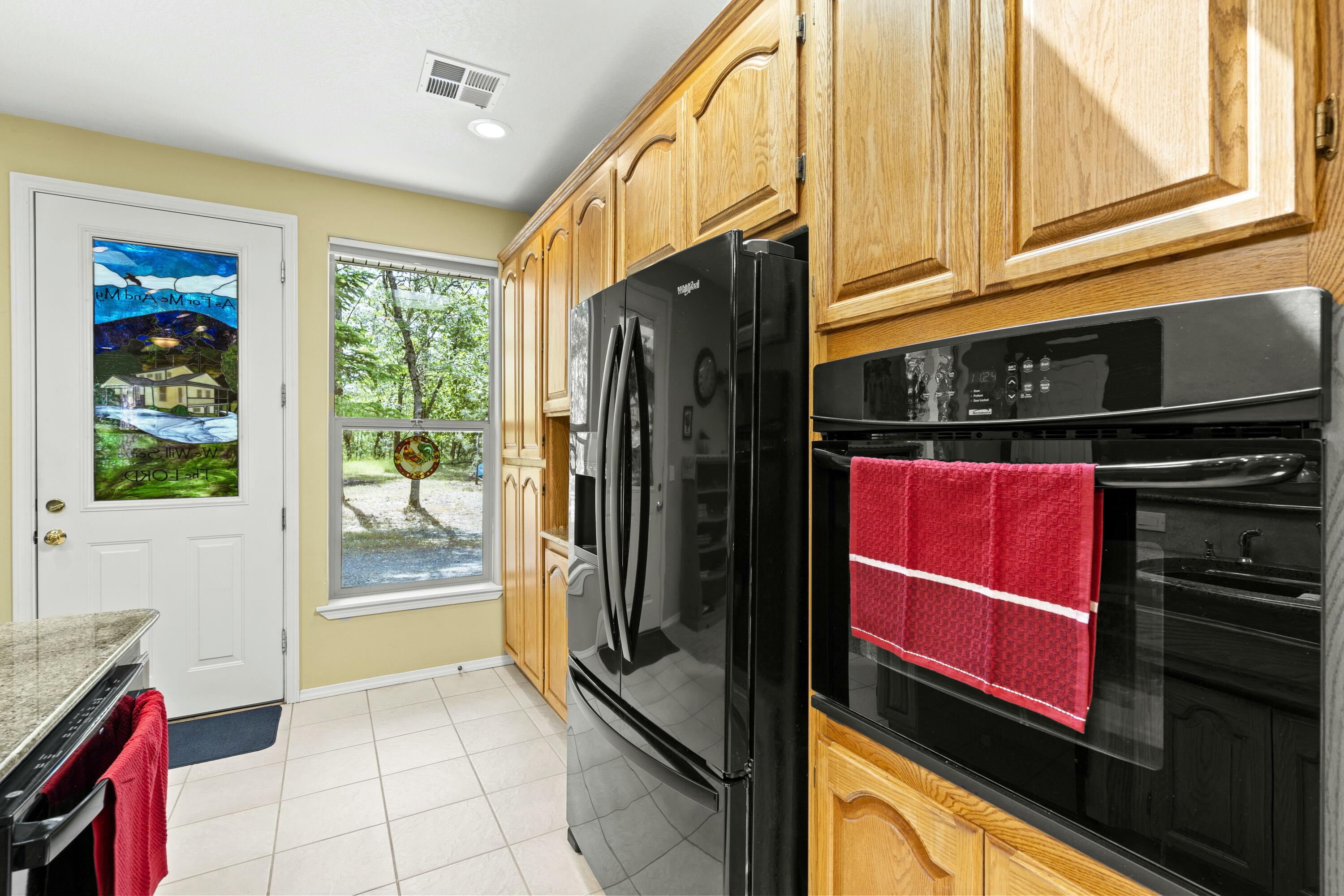 466 Three Pines Road Grants Pass, OR 97526 - Photo 6 of 41 Galley Kitchen