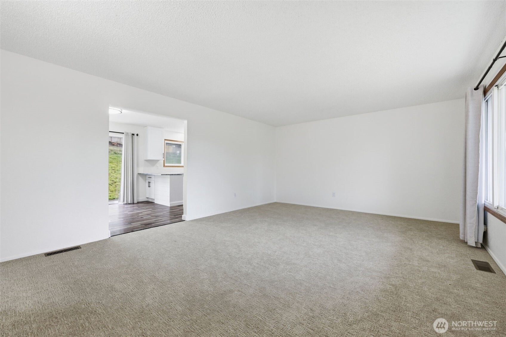 26224 14th Place South Des Moines, WA 98198 - Photo 4 of 37