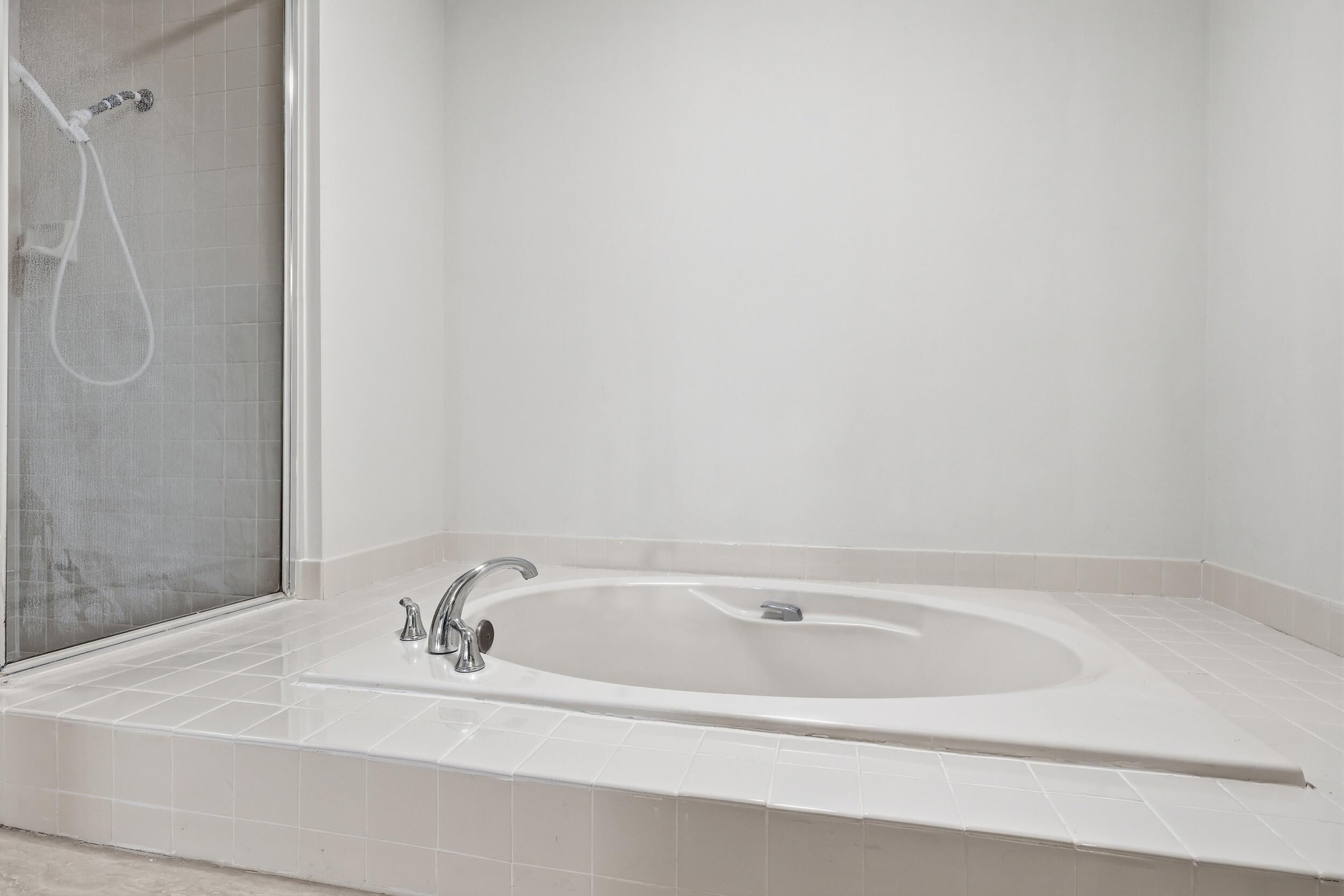 117 Sea Steppes Court Jupiter, FL 33477 - Photo 26 of 61 Primary Bath