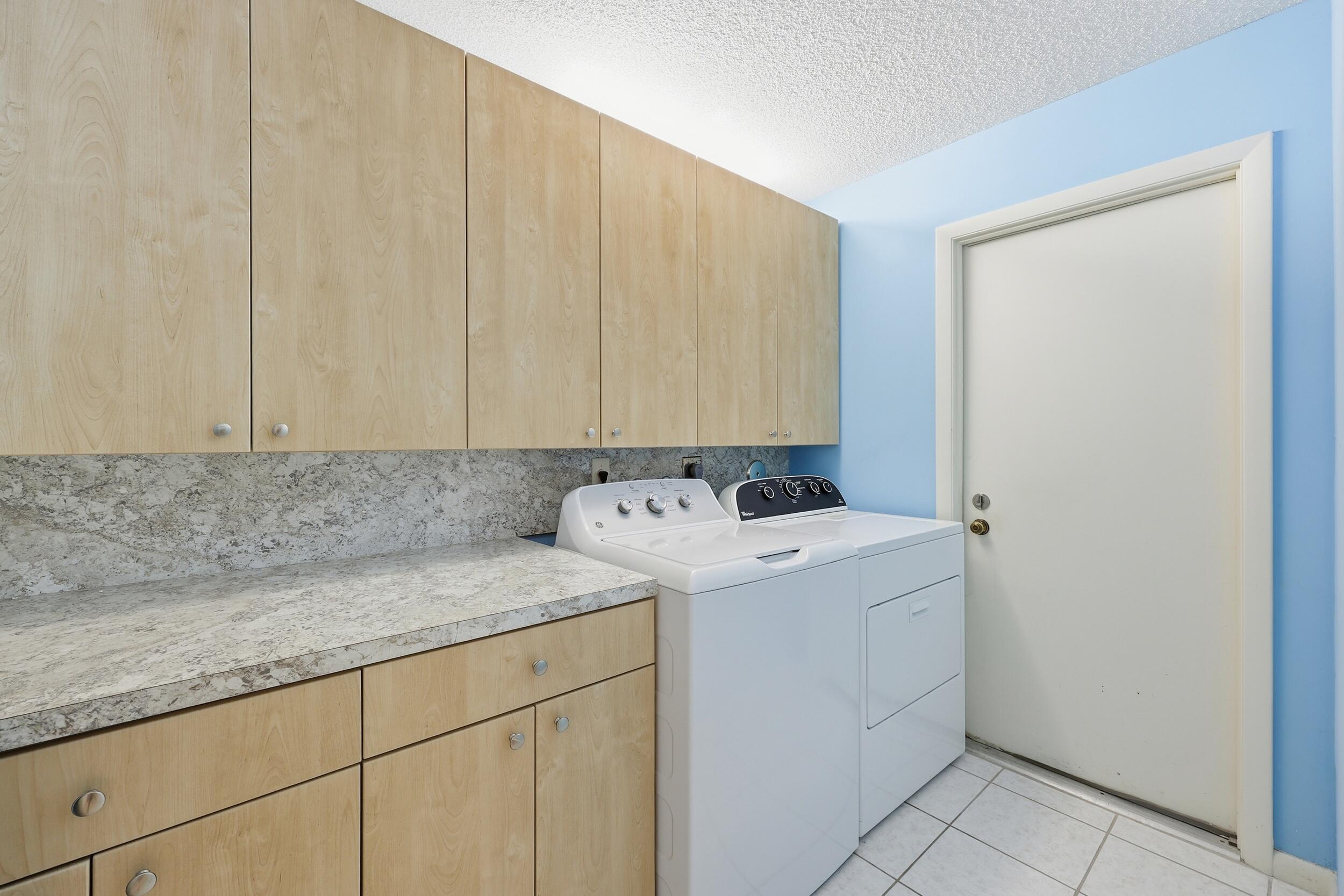 117 Sea Steppes Court Jupiter, FL 33477 - Photo 36 of 61 Laundry Room