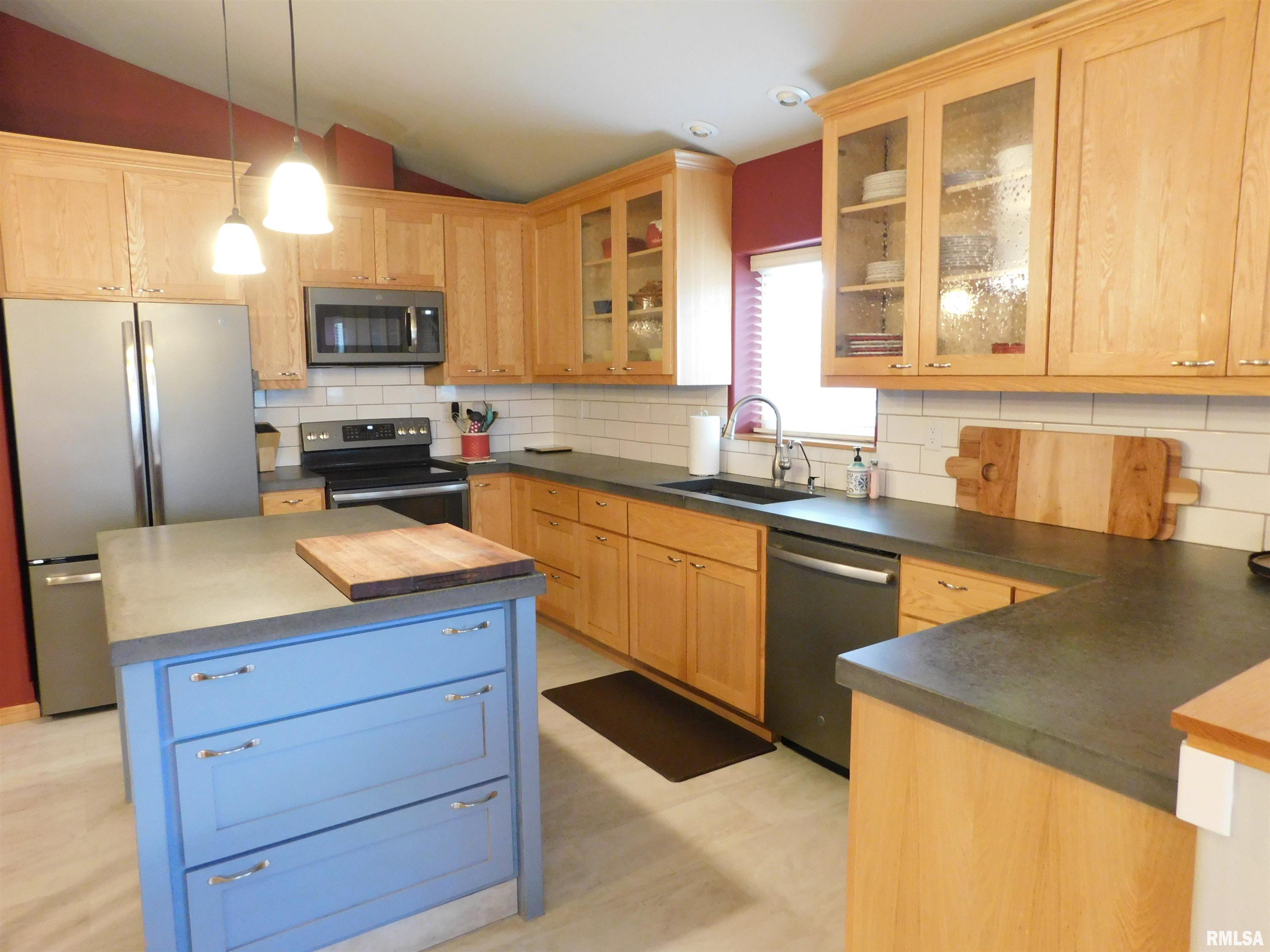 30685 Tyrrell Road Mackinaw, IL 61755 - Photo 11 of 50