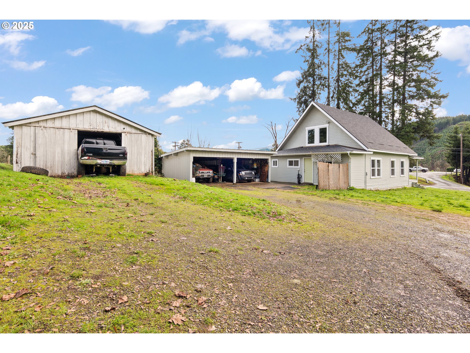 22621 Noti Loop Road Noti, OR 97461 - Photo 13 of 47