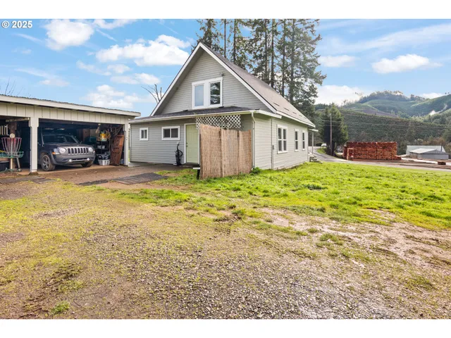 $449,000 | 22621 Noti Loop Road, Noti, OR 97461