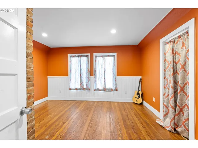 $449,000 | 22621 Noti Loop Road, Noti, OR 97461