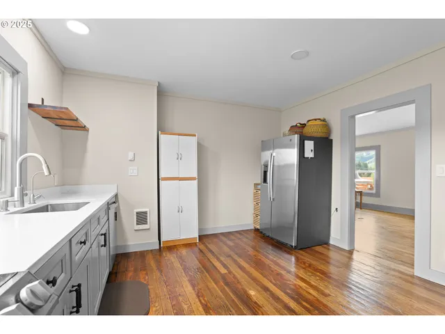 $449,000 | 22621 Noti Loop Road, Noti, OR 97461