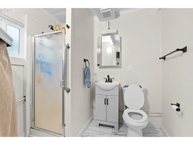 $449,000 | 22621 Noti Loop Road, Noti, OR 97461