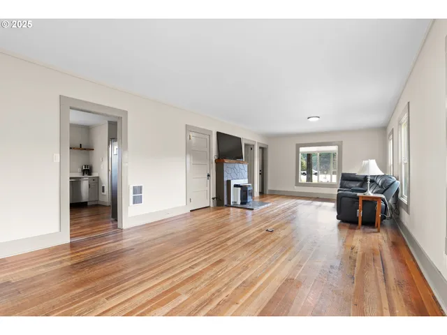 $449,000 | 22621 Noti Loop Road, Noti, OR 97461