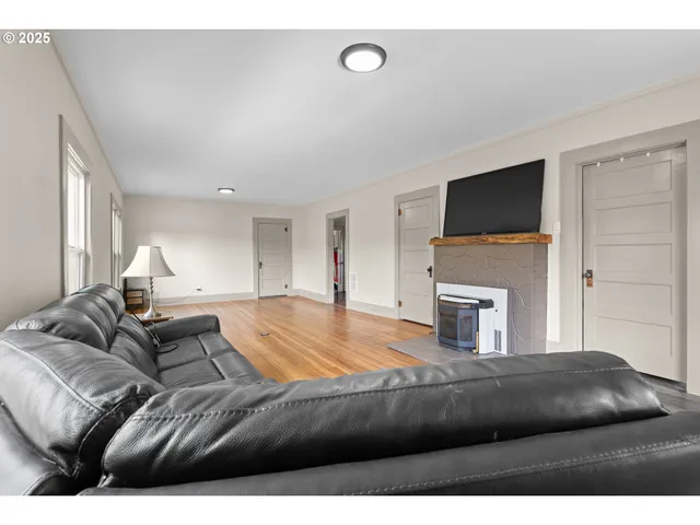 $449,000 | 22621 Noti Loop Road, Noti, OR 97461