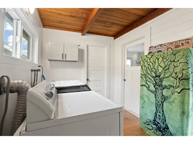 $449,000 | 22621 Noti Loop Road, Noti, OR 97461