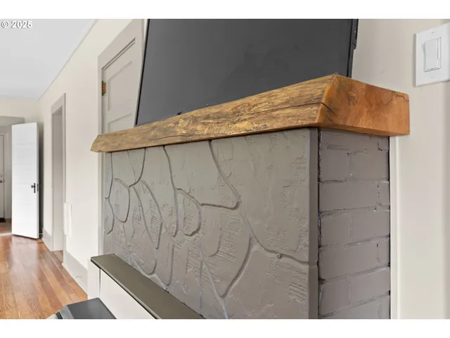 $449,000 | 22621 Noti Loop Road, Noti, OR 97461