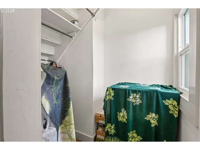 $449,000 | 22621 Noti Loop Road, Noti, OR 97461