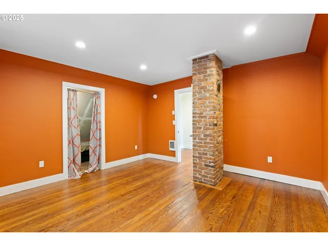 $449,000 | 22621 Noti Loop Road, Noti, OR 97461