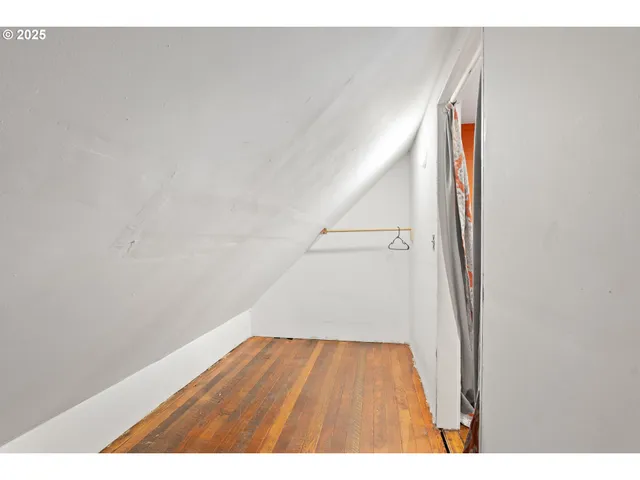 $449,000 | 22621 Noti Loop Road, Noti, OR 97461