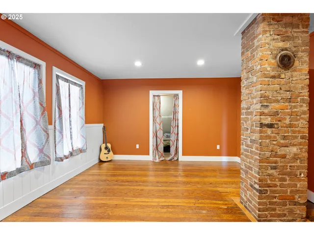 $449,000 | 22621 Noti Loop Road, Noti, OR 97461