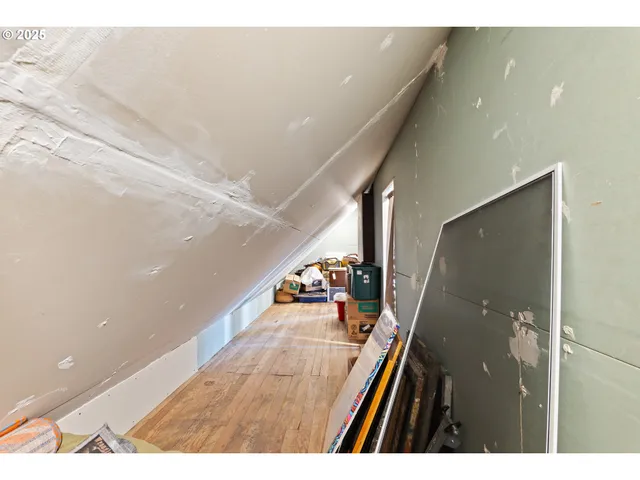 $449,000 | 22621 Noti Loop Road, Noti, OR 97461