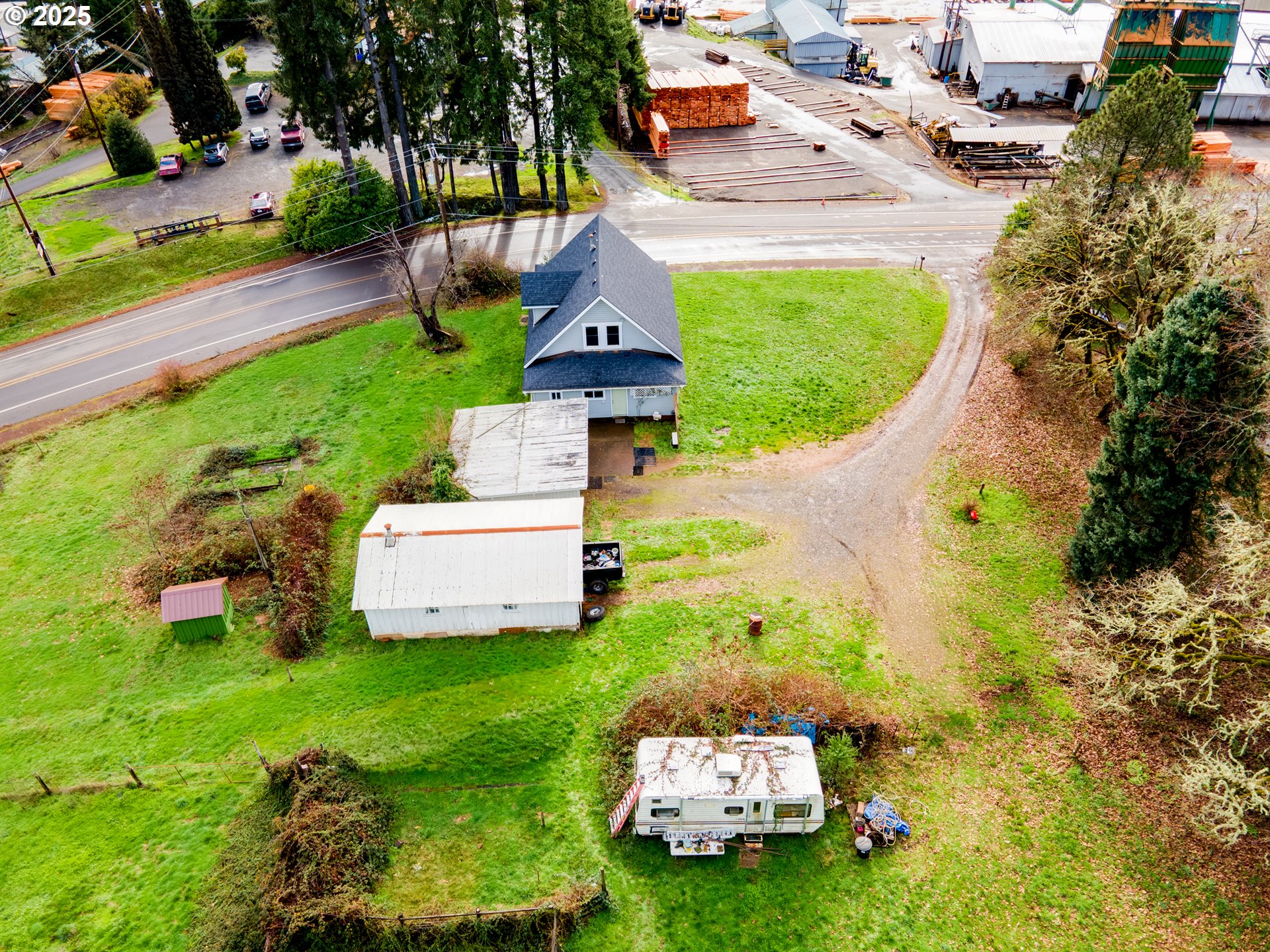 22621 Noti Loop Road Noti, OR 97461 - Photo 5 of 47