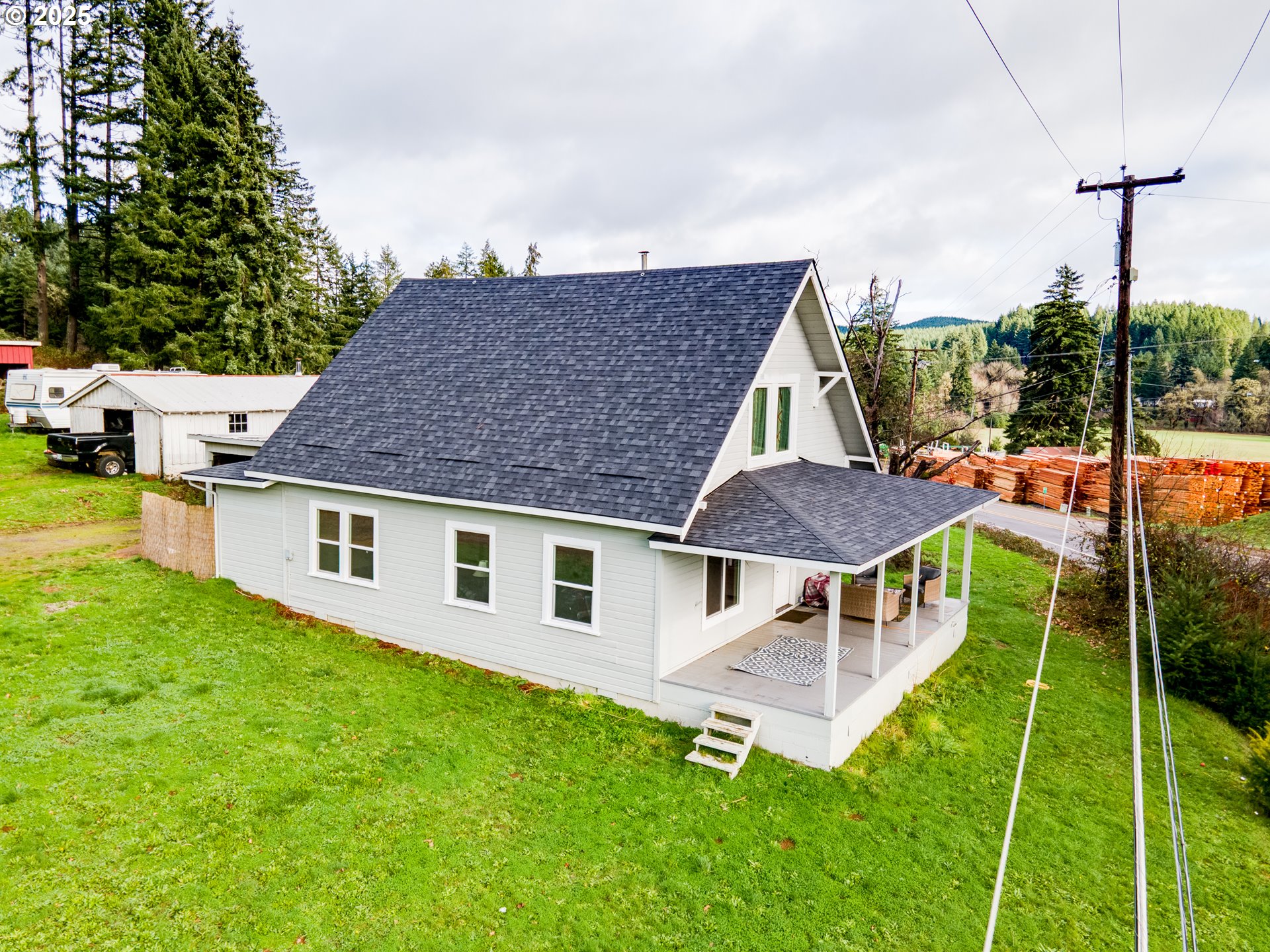 22621 Noti Loop Road Noti, OR 97461 - Photo 9 of 47