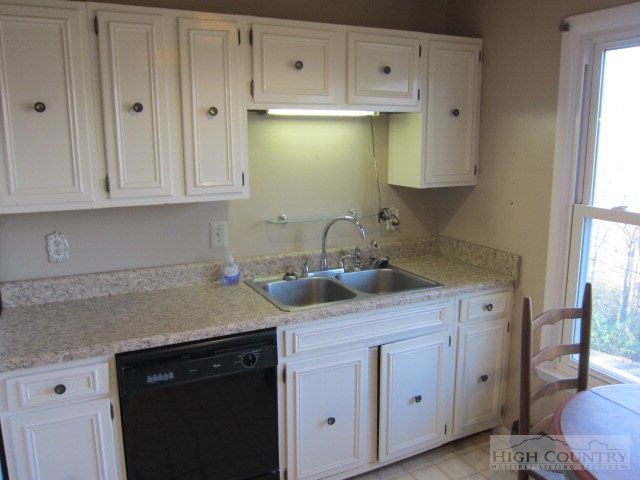 617 Teaberry Hills Road Boone, NC 28607 - Photo 4 of 25