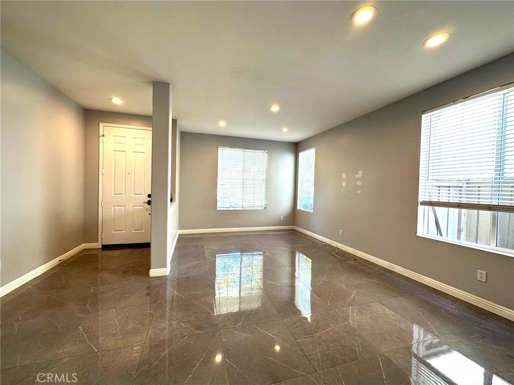 33 Sagebrush Irvine, CA 92618 - Photo 3 of 22 a view of an empty room and window
