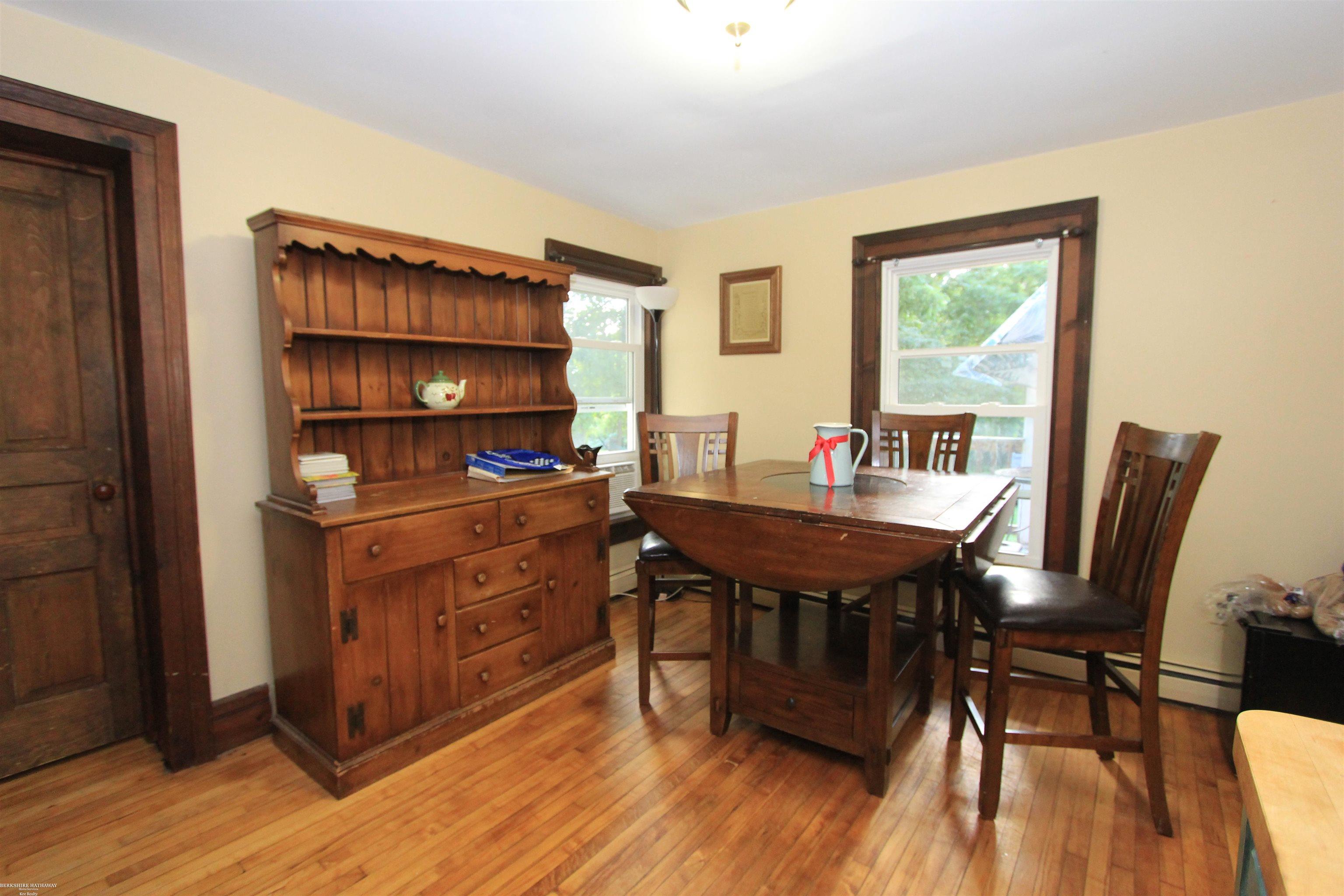 6831 Jefferson Road North Branch, MI 48461 - Photo 7 of 32 50187210-3981610a-7747-4ade-9f2d-efa32a767bca.JPG