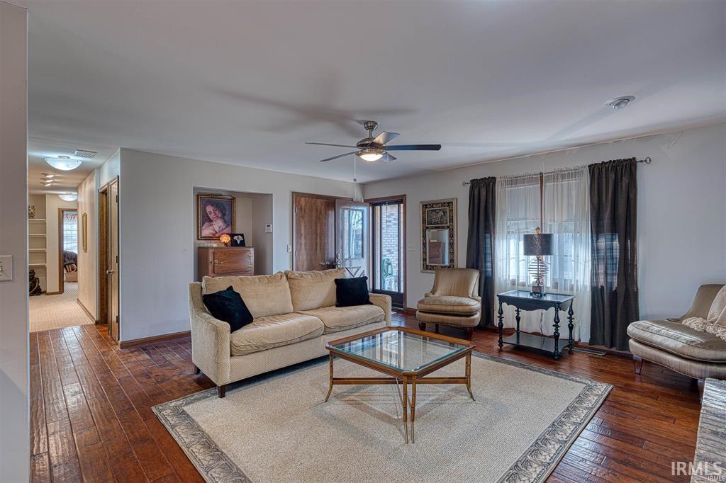 2923 West Mill Road Evansville, IN 47720 - Photo 3 of 22