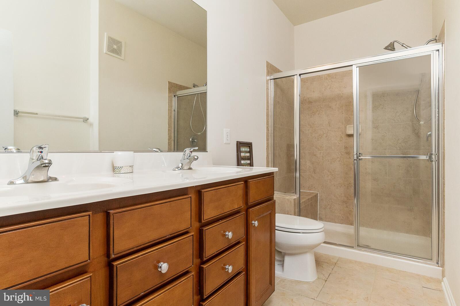 9441 Stonewall Road Manassas, VA 20110 - Photo 17 of 22 Master Bath