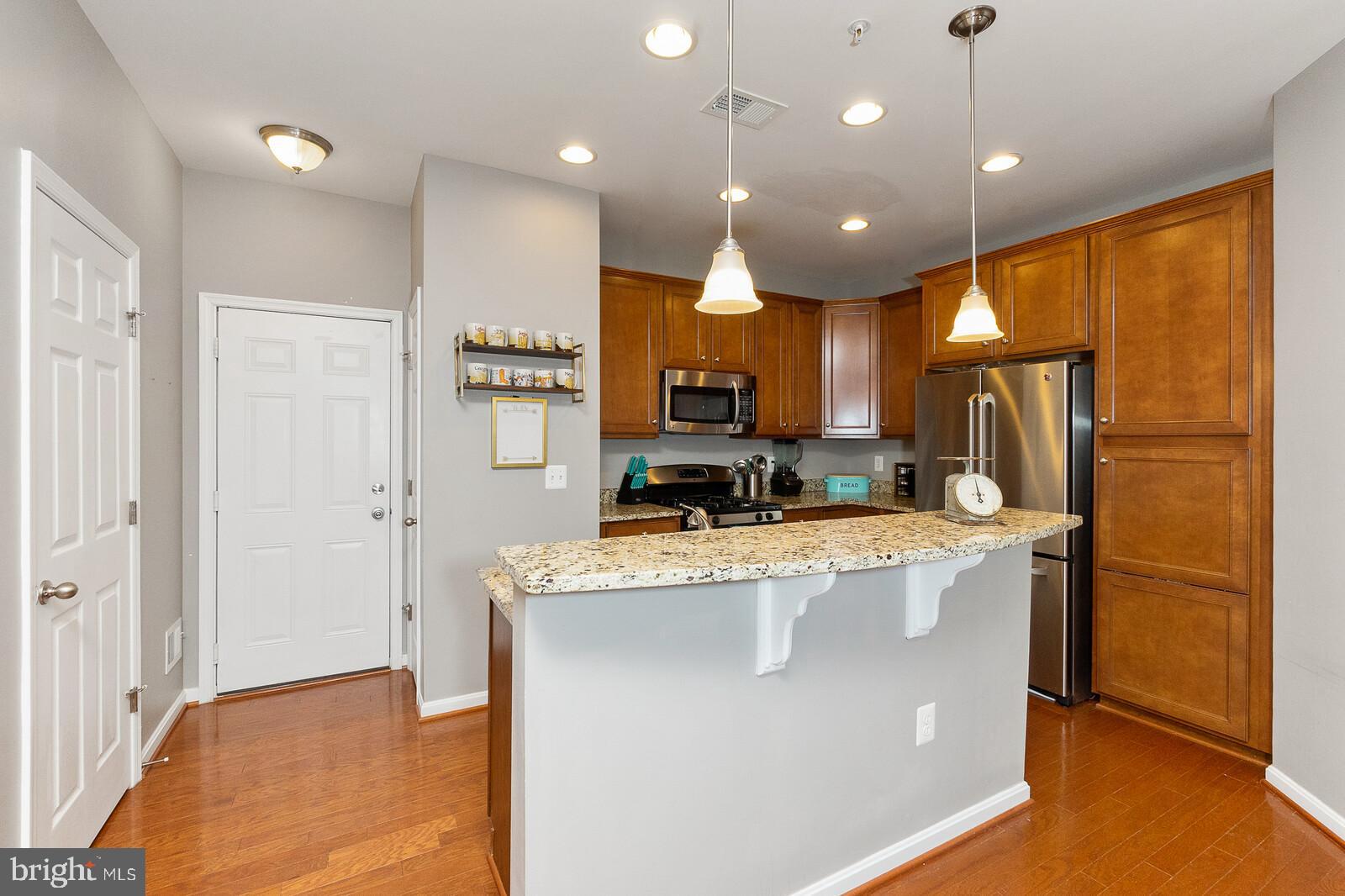 9441 Stonewall Road Manassas, VA 20110 - Photo 8 of 22 Beautiful Kitchen