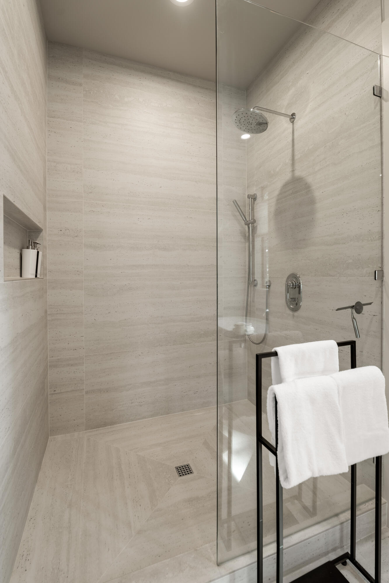 56350 Mirror Rock Loop, Unit 360 Bend, OR 97707 - Photo 53 of 86 48-Bathroom