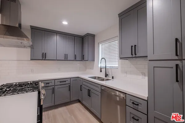 $4,312 | 2107 Pullman Lane, Unit E, Redondo Beach, CA 90278