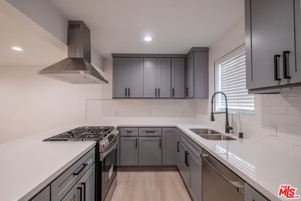 $4,312 | 2107 Pullman Lane, Unit E, Redondo Beach, CA 90278