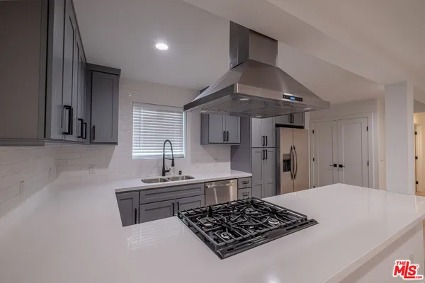 $4,312 | 2107 Pullman Lane, Unit E, Redondo Beach, CA 90278