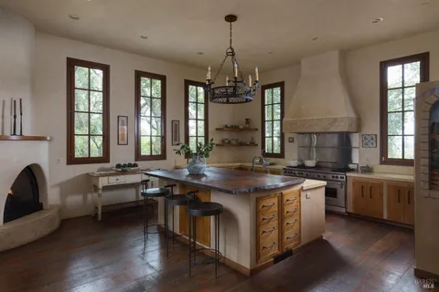 $7,800,000 | 18455 Half Moon Street, Sonoma, CA 95476