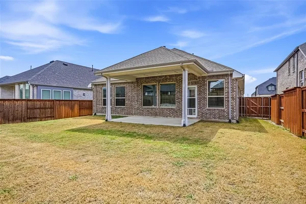$2,500 | 1620 Mcdougall Creek, Van Alstyne, TX 75495