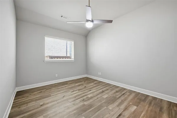 $2,500 | 1620 Mcdougall Creek, Van Alstyne, TX 75495
