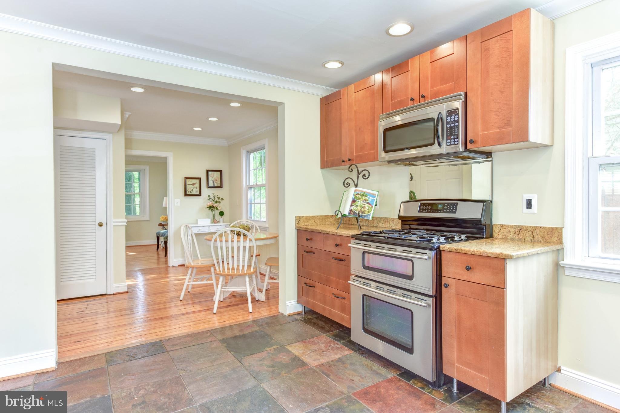 6710 Barrett Road Falls Church, VA 22042 - Photo 12 of 42 Gallery Image 12