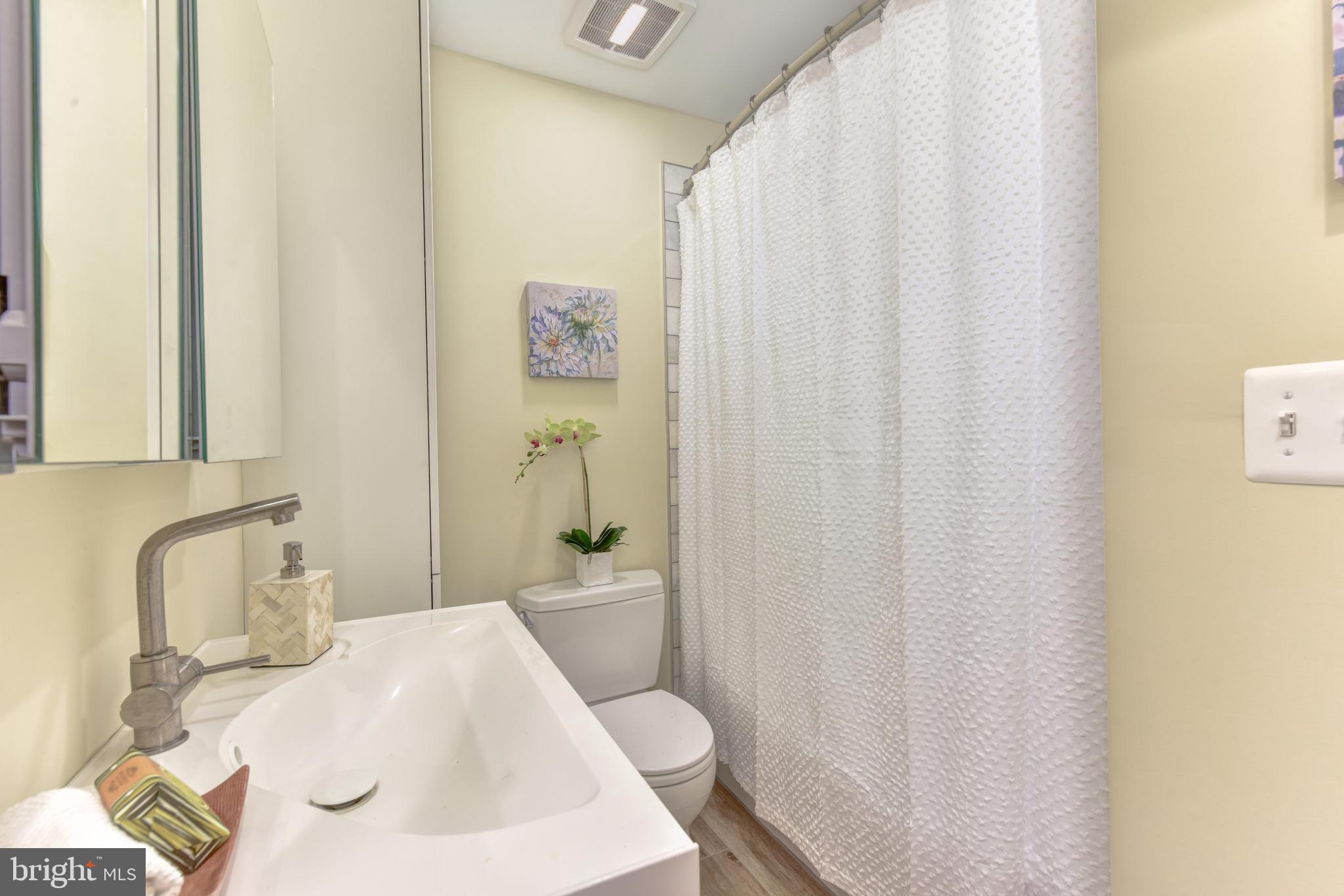 6710 Barrett Road Falls Church, VA 22042 - Photo 19 of 42 Gallery Image 19
