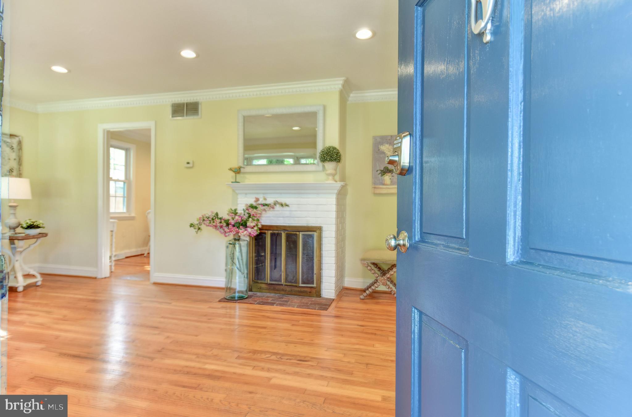 6710 Barrett Road Falls Church, VA 22042 - Photo 3 of 42 Gallery Image 3